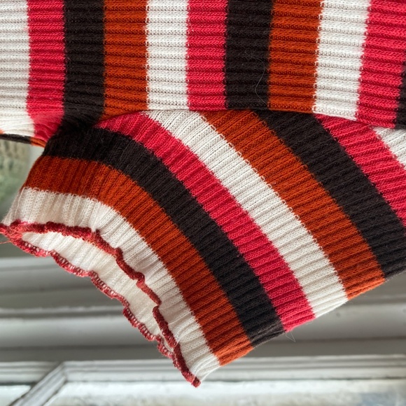 Cropped Square Neck T Shirt - Picture 3 of 3